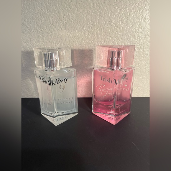 Trish McEvoy Fragrance Pair in Clear and Pink 🍦🍦🍦🍦🍦🍦🍦🍦🍦🍦🍦🎀🎀🎀🎀🎀🎀🎀🎀🎀🎀🎀 - Picture 1 of 7